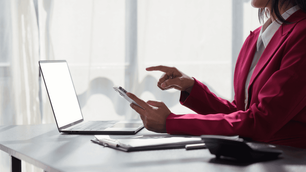 Image of a customer engaging in conversational user experience with personalized assistance